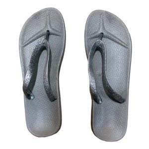 Silver glitter flip flops, medium 7/8
